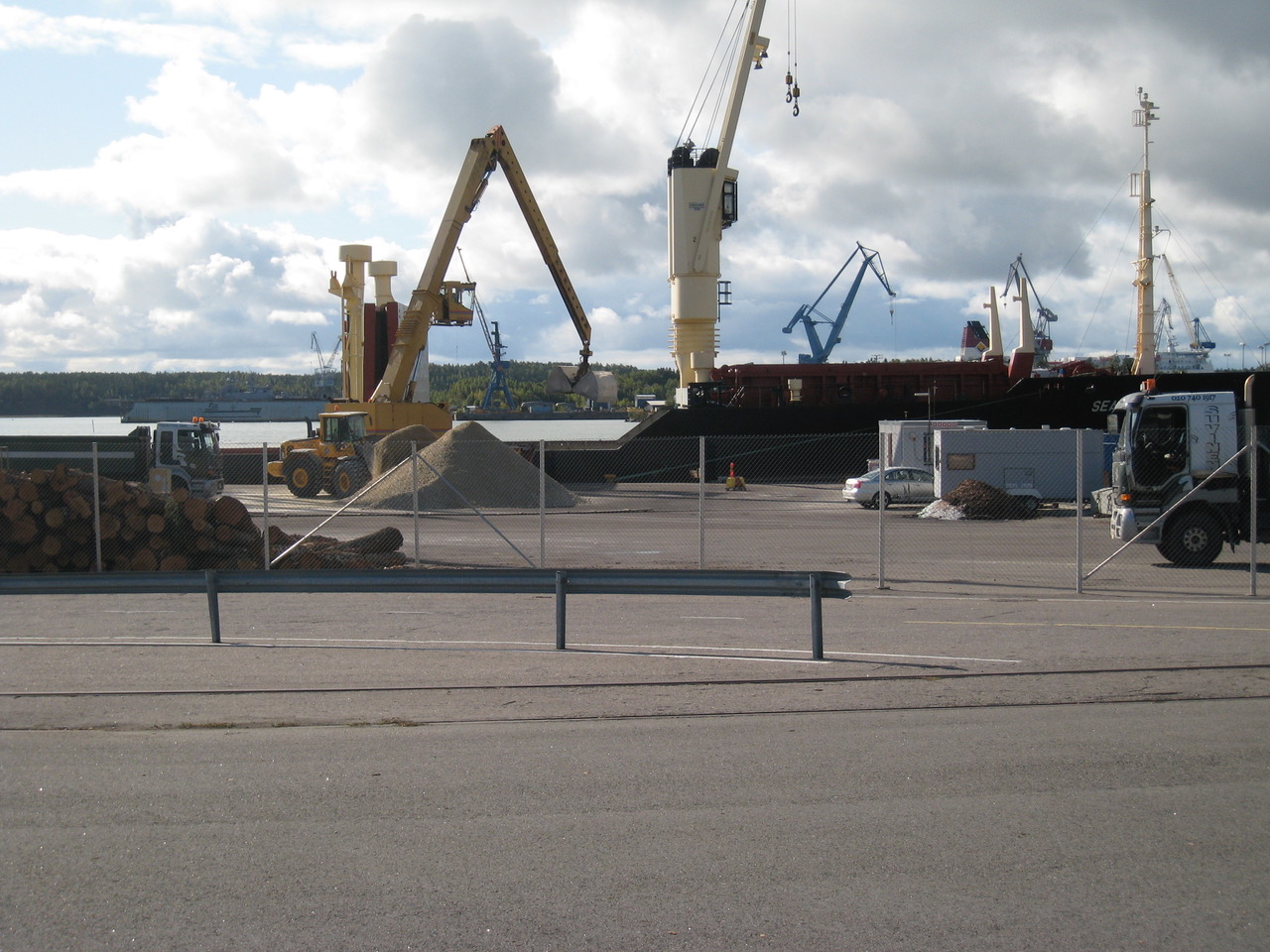 Dry bulk brokerage and shipping consultancy